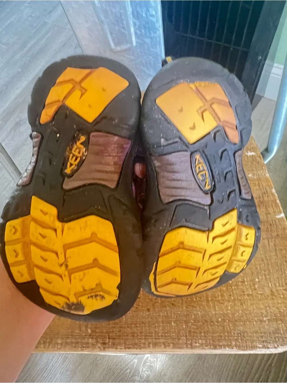 Keen breathable closed